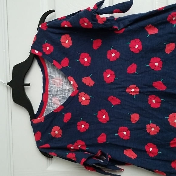 St. John's Bay Women's Floral Cold Shoulder Top - Picture 3 of 9